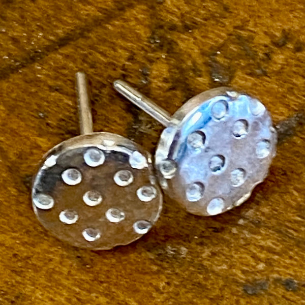 Fins silver stud earrings