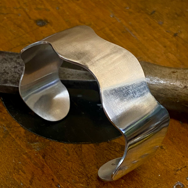 Sterling silver wave wrist bracelet bangle