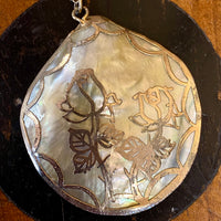 Vintage collection MOP and gold pendant necklace