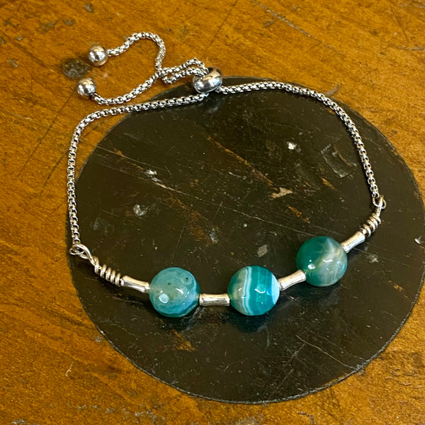 Striped green agate wrist bracelet